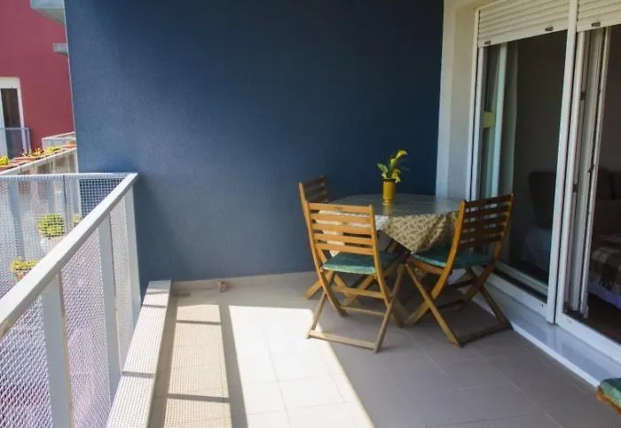 Apartament With Wifi - 11135 *